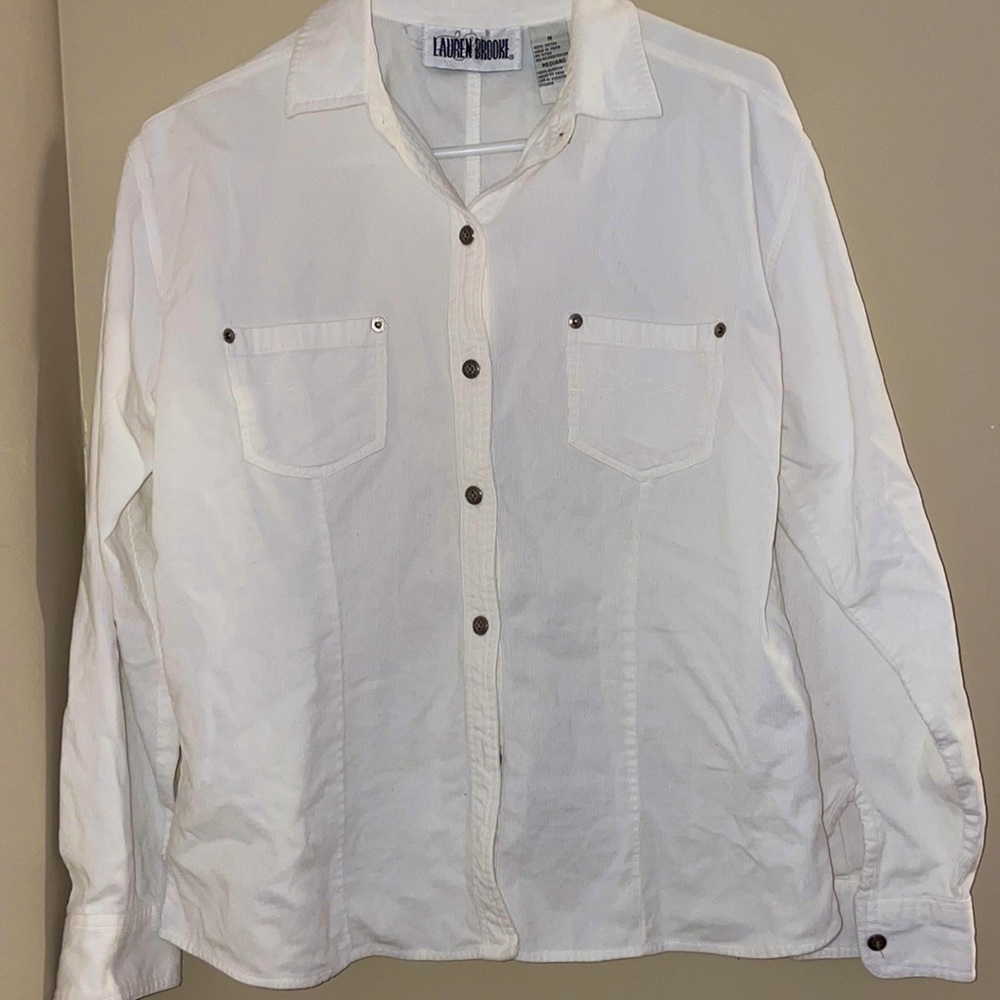 Classy White Button-Down🤍🤍